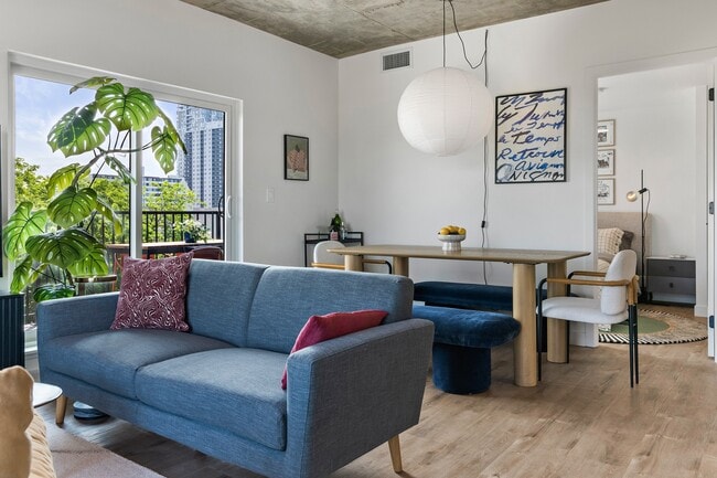 Building Photo - Mercury Block