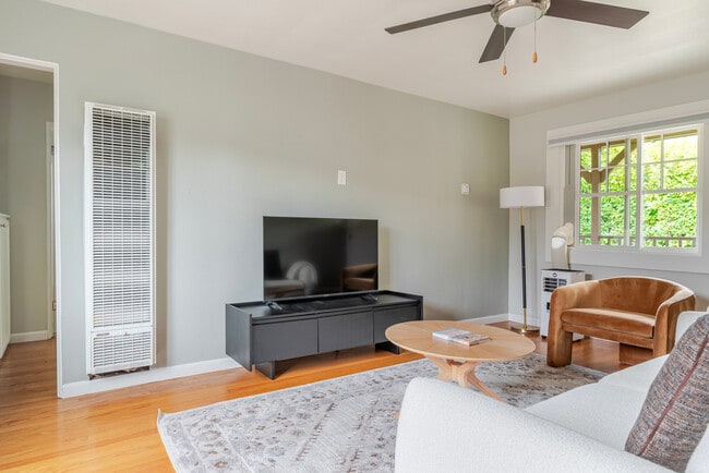 Building Photo - 335 Hawthorne Ave