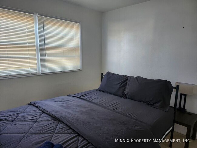 Foto del edificio - 5005 Ave W.-2