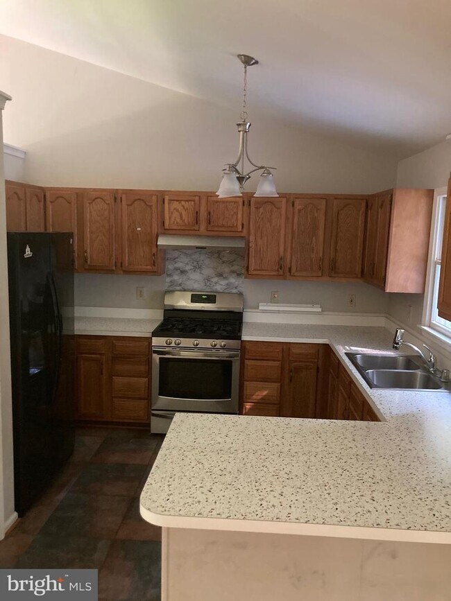 Foto del edificio - 52 Midway Rd