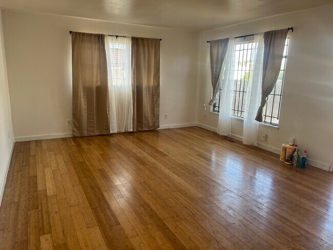 Foto del edificio - 359 S 17th St