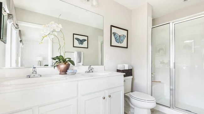 Foto del edificio - 2122 Blossom Trail Ave