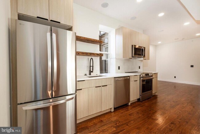 Building Photo - 1613 N 33rd St