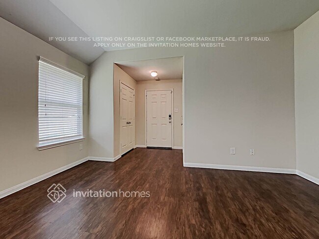 Foto del edificio - 21407 Palma Grove Way