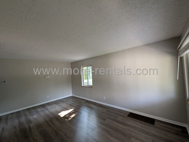 Foto del edificio - Remodeled house in Upper Arlington Schools