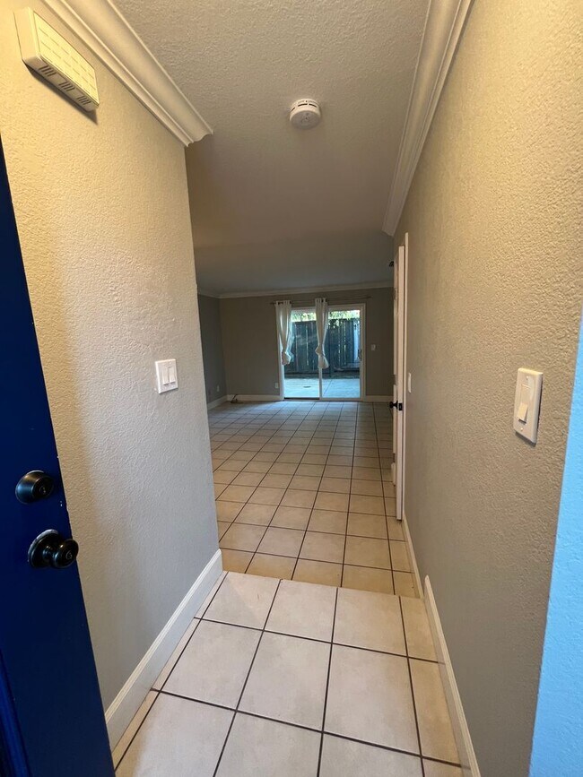 Building Photo - Updated Two-Bedroom, One-Bath Townhome – Bay Point