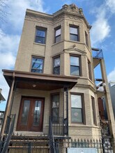 Building Photo - 1449 N California Ave