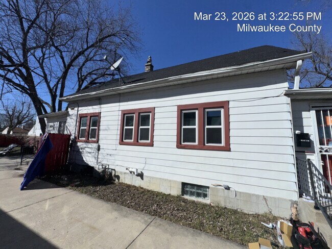 Building Photo - 5135 N 58th St