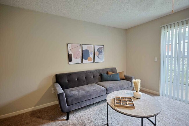 Foto del edificio - 50 Northtown Dr