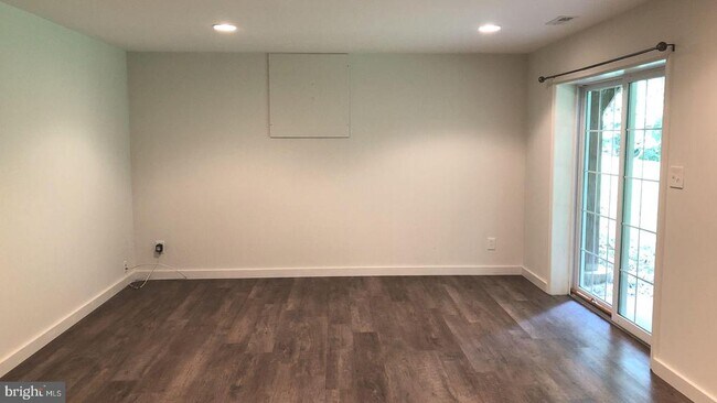 Foto del edificio - 815 Carson Rd