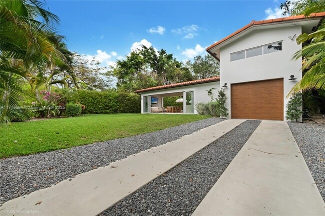 Building Photo - 6811 Sunset Dr