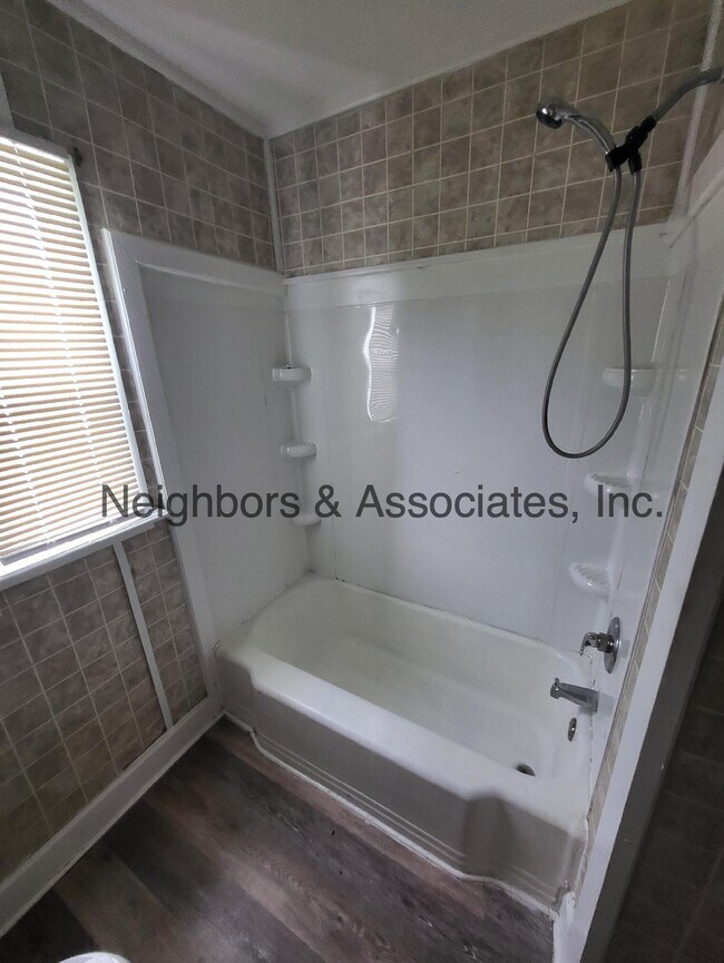 Foto del edificio - 609 Jackson Rd