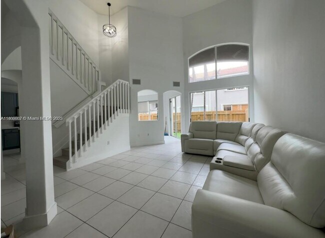 Foto del edificio - 8042 NW 114th Pl