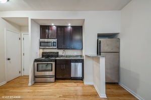 Foto principal - 1430 N Dearborn Pkwy