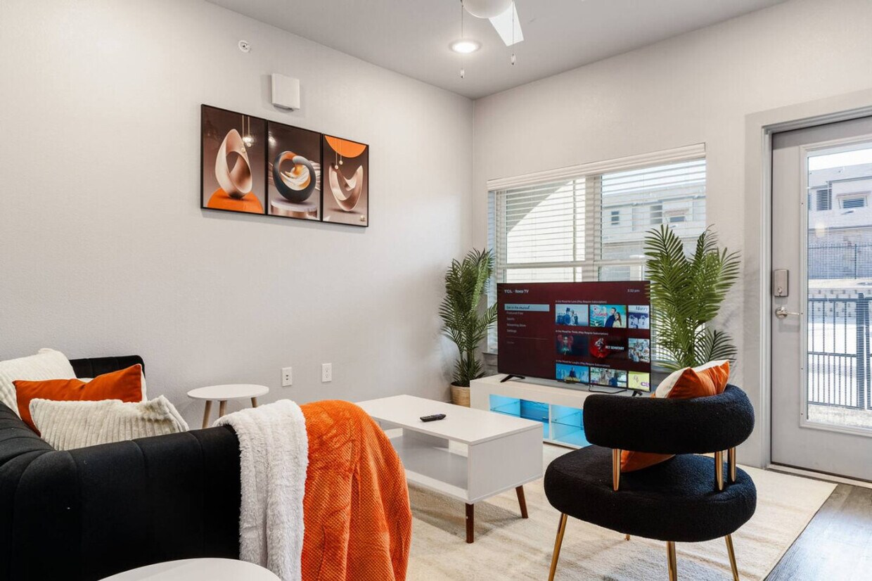 Foto principal - 3930 Westcliff Rd