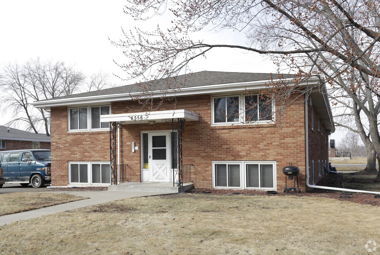 Foto principal - 4556 Tyler St NE