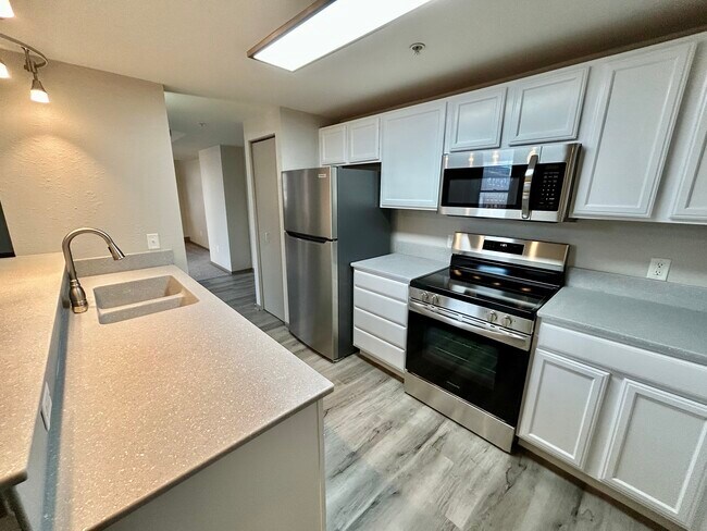 Foto del edificio - Drake Court and Liberty Lofts apartments!  Enjoy downtown living at its best.