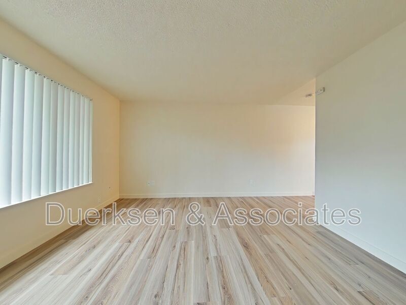 Foto principal - 607 NW Oak Ave