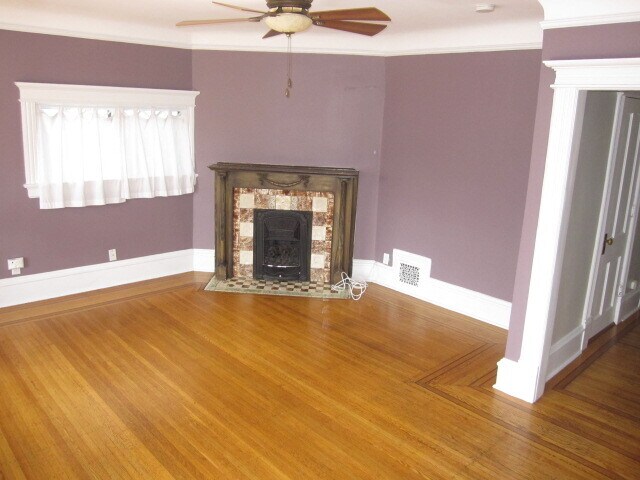 Building Photo - 2116 Emerson Ave S #2