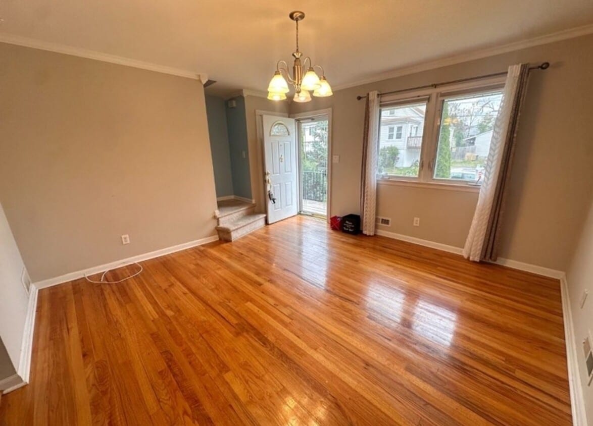 Primary Photo - 228 S 16th Ave