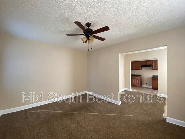 Building Photo - 3130 Lamphier Ave