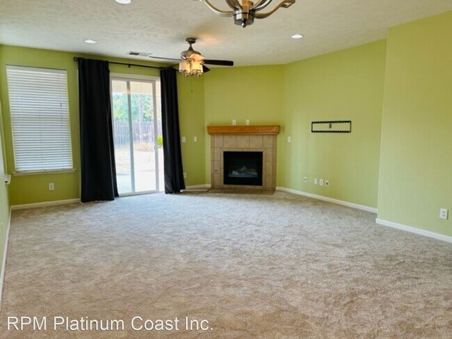 Building Photo - 3 br, 2 bath House - 5437 W Terrace Ave