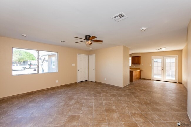 Foto del edificio - 4597 W 18th Pl