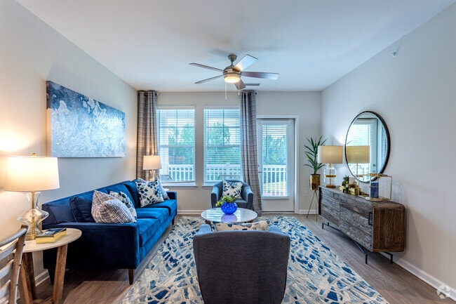 1BR, 1BA - 828 SF - Tryon Farms