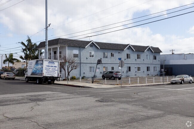 02/2022 - 126 W D St