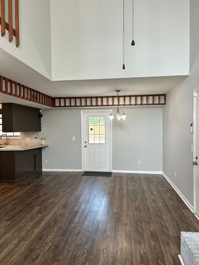 Building Photo - 109 Cambridge Rd