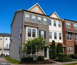 Building Photo - 25556 Palenza Terrace