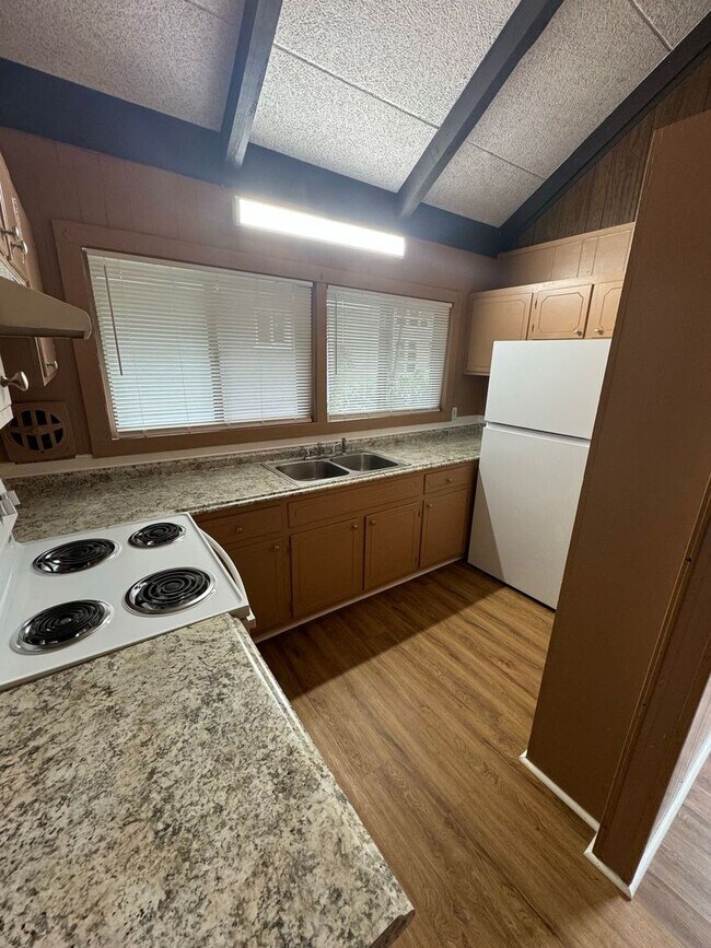 Foto del edificio - 3-bedroom 1.5 Bath Home ***RENT SPECIAL: *...
