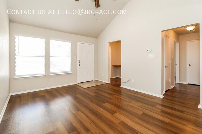 Foto del edificio - 136 Stewart Bend Ct