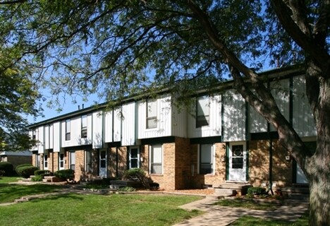 Oak Tree Village Apartments Mount Pleasant Mi Apartments Com