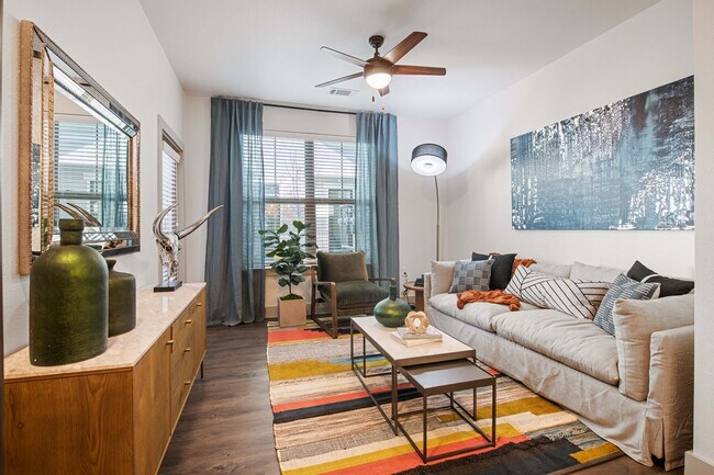 Building Photo - Hudson on 158