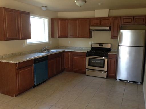 Building Photo - 4720 SE 65th Ave