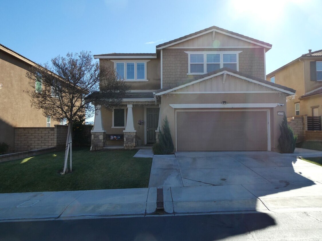 24330 La Montura Dr, Santa Clarita, CA 91354 House Rental in Santa