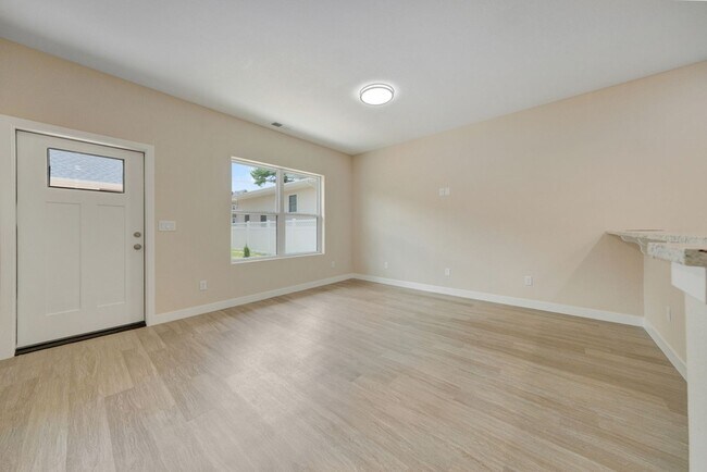 Foto del edificio - New Construction in Tuscola, 2 Bed, 2 Bath...