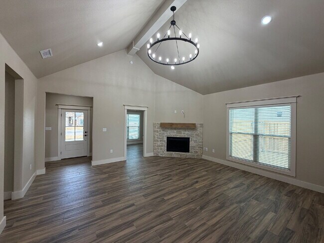 Foto del edificio - MOVE IN SPECIAL!! - Brand New Spacious 4-bedroom, 2-bathroom Wolfforth Haven