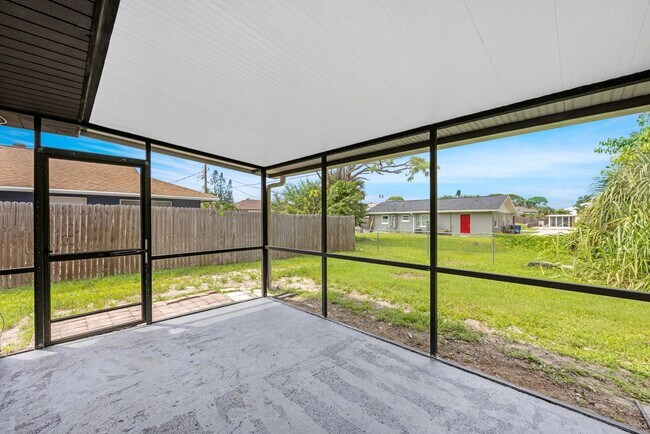Foto del edificio - Two Bedroom Duplex in Bonita Springs