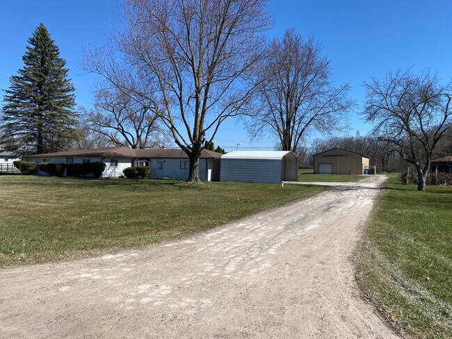 Building Photo - 9620 Chubb Rd