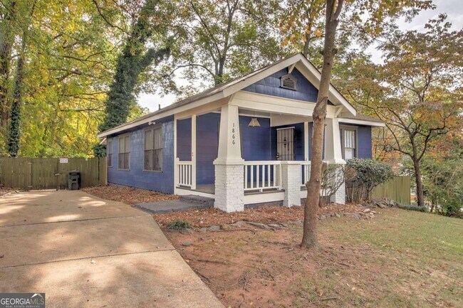 Building Photo - 1866 Vesta Ave