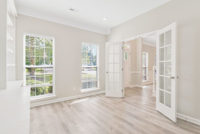 Foto del edificio - 6607 Reedy Creek Rd