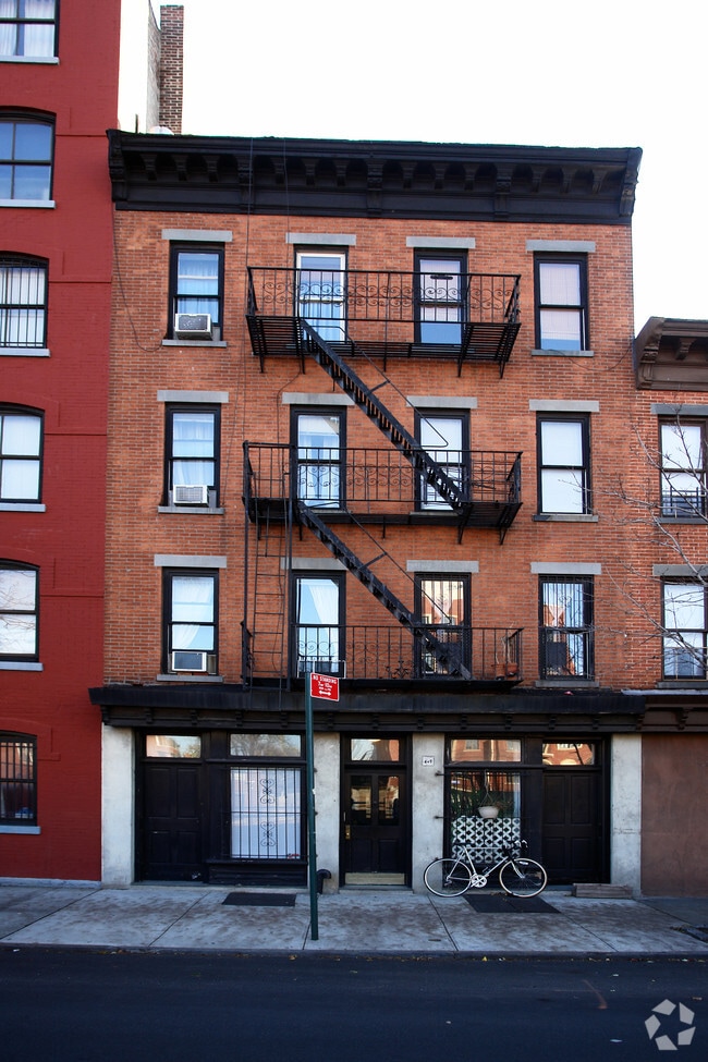 Building Photo - 447 Hicks St