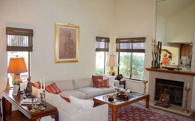 Building Photo - Bakersfield, CA