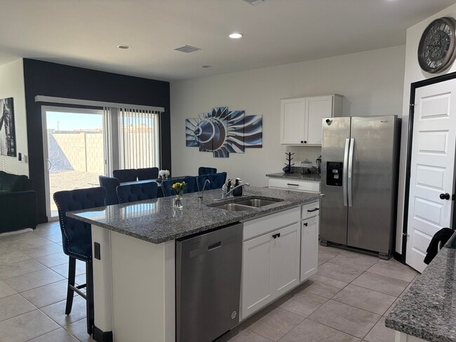 Building Photo - 8439 W Mantle Wy