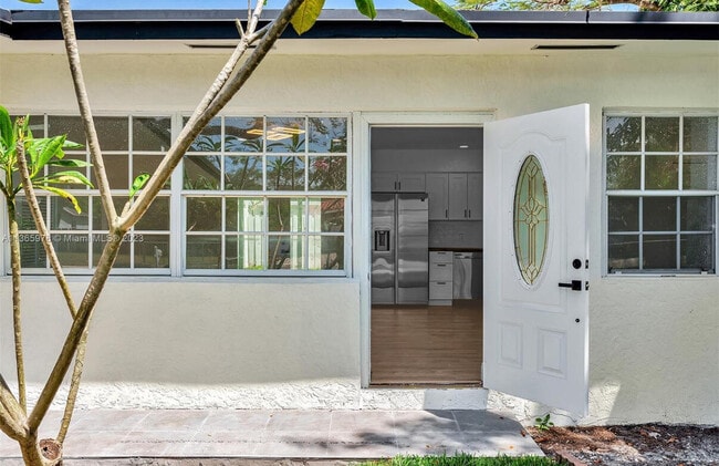 Building Photo - 1150 SW 46th Ave