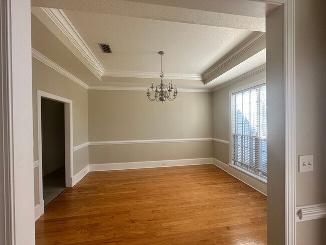 Building Photo - 5 Bedroom Home in Arbor Run