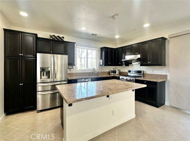 Building Photo - 21122 Blossom Way