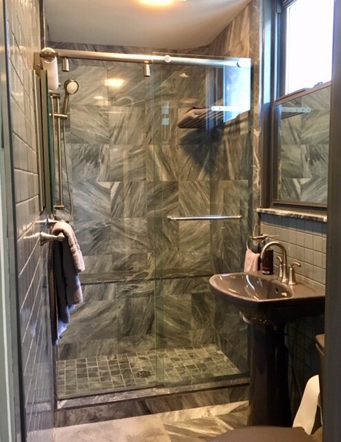 Granite Bath 1 - 1120 Saint Gregory St